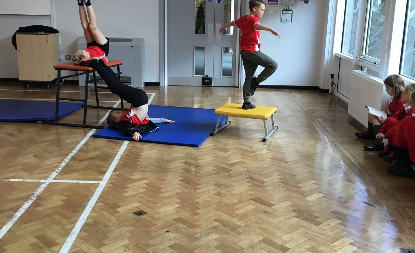 Image of Year 3/4 gymnastics balance lesson